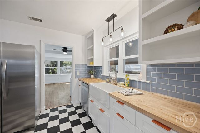 2209 E 37th Street, Savannah, GA 31404