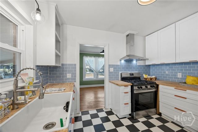 2209 E 37th Street, Savannah, GA 31404