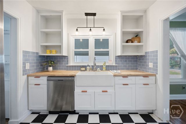 2209 E 37th Street, Savannah, GA 31404