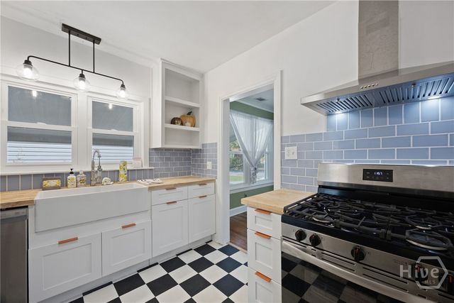 2209 E 37th Street, Savannah, GA 31404