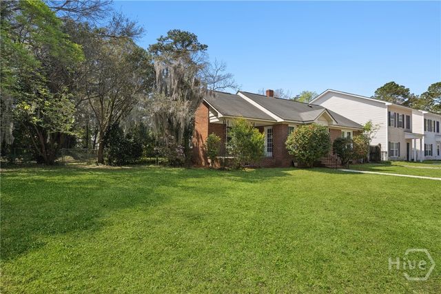 2209 E 37th Street, Savannah, GA 31404