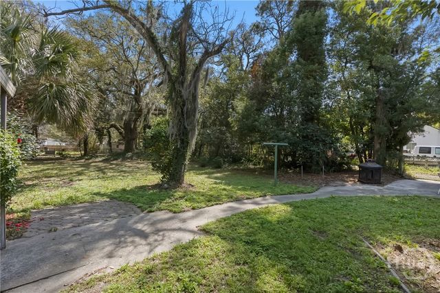 2209 E 37th Street, Savannah, GA 31404