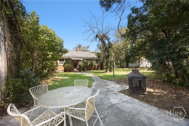 2209 E 37th Street, Savannah, GA 31404