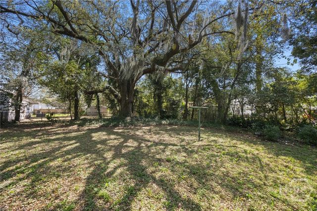 2209 E 37th Street, Savannah, GA 31404