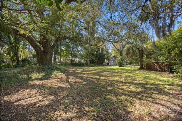 2209 E 37th Street, Savannah, GA 31404