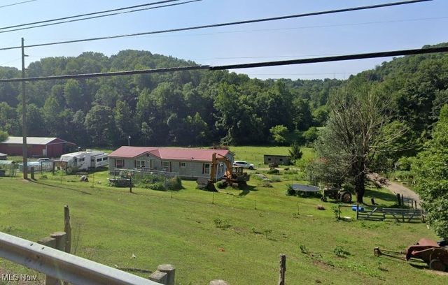 5628 Bloomfield Road, Cambridge, OH 43725