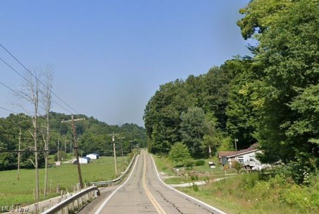 5628 Bloomfield Road, Cambridge, OH 43725