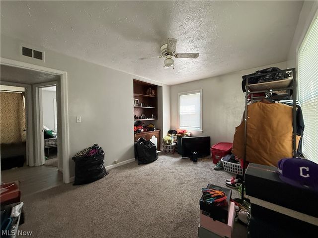 1479 Maplewood Street NE, Warren, OH 44483