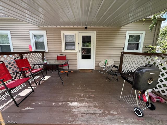 1479 Maplewood Street NE, Warren, OH 44483