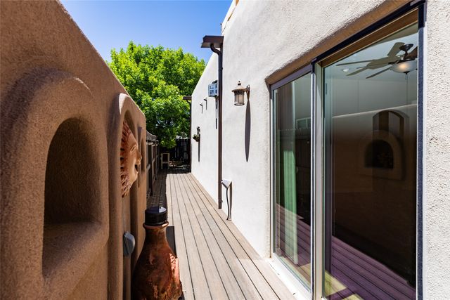 1554 Moki Lane, Santa Fe, NM 87507