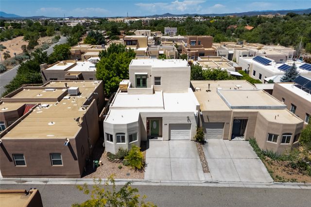 1554 Moki Lane, Santa Fe, NM 87507