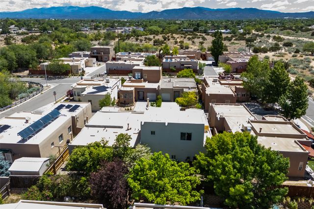 1554 Moki Lane, Santa Fe, NM 87507