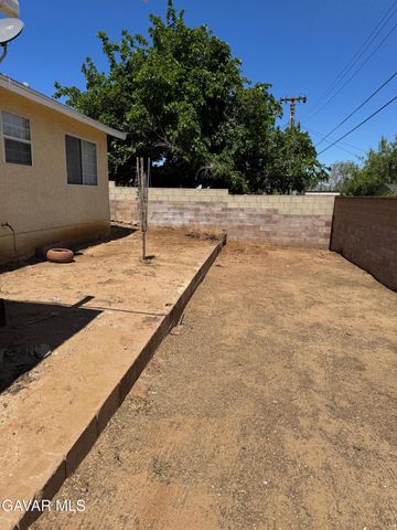 38820 Juniper Tree Road, Palmdale, CA 93551