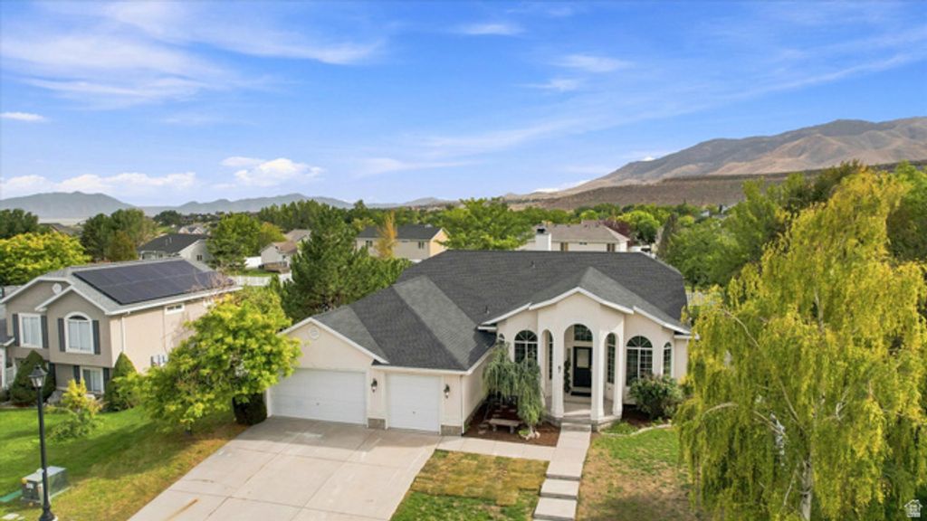 67 E AMBER RD, Saratoga Springs, UT 84045 — exterior