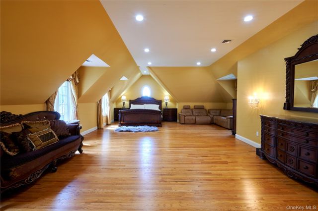 637 S Mountain Road, New City, NY 10956