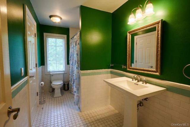 637 S Mountain Road, New City, NY 10956