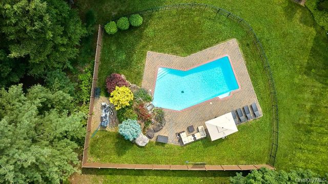 637 S Mountain Road, New City, NY 10956