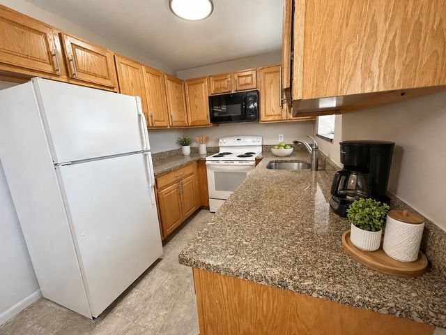 606 South 606 A, Waltham, MA 02453
