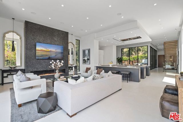 1200 Angelo Drive, Beverly Hills, CA 90210