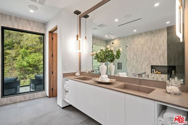 1200 Angelo Drive, Beverly Hills, CA 90210