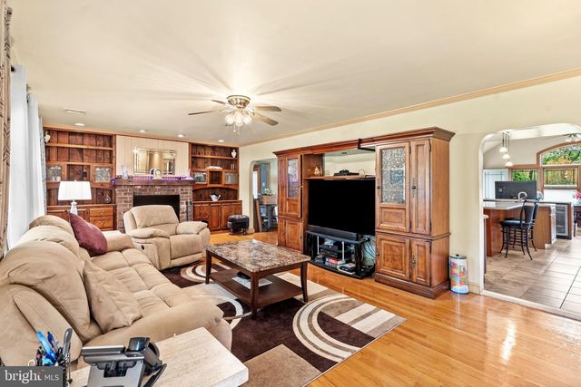 612 DOUBLE WOODS RD, Langhorne, PA 19047
