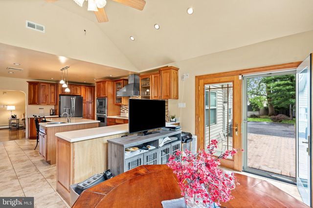 612 DOUBLE WOODS RD, Langhorne, PA 19047