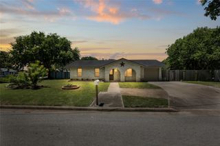 2006 S Ash ST, Georgetown, TX 78626