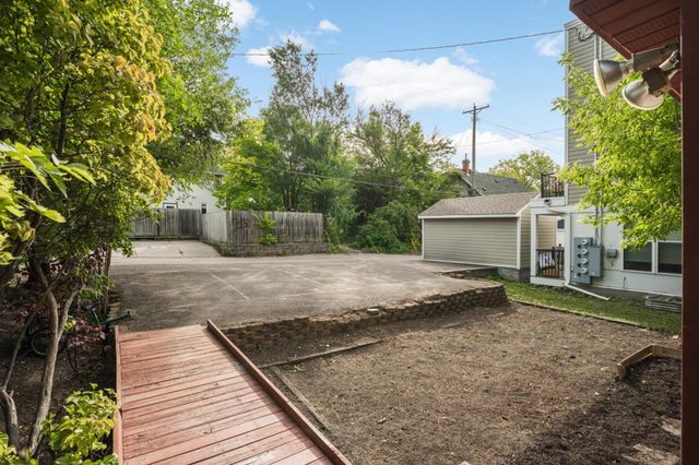 2445 Lyndale Avenue S, Minneapolis, MN 55405