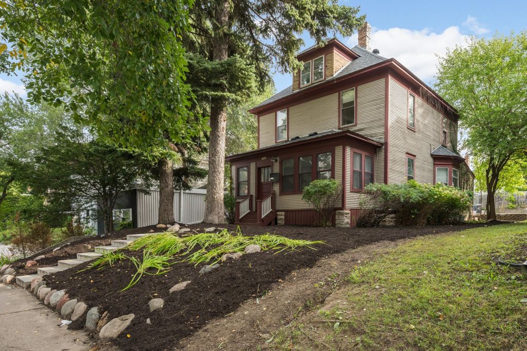 2445 Lyndale Avenue S, Minneapolis, MN 55405 — photo 3