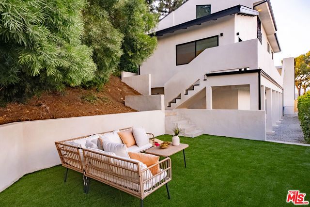 2474 Silver Ridge Avenue, Los Angeles, CA 90039