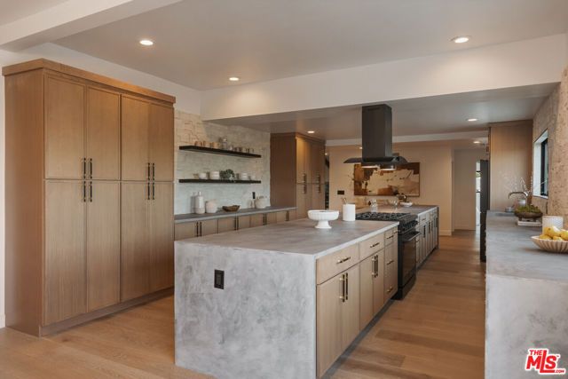 2474 Silver Ridge Avenue, Los Angeles, CA 90039