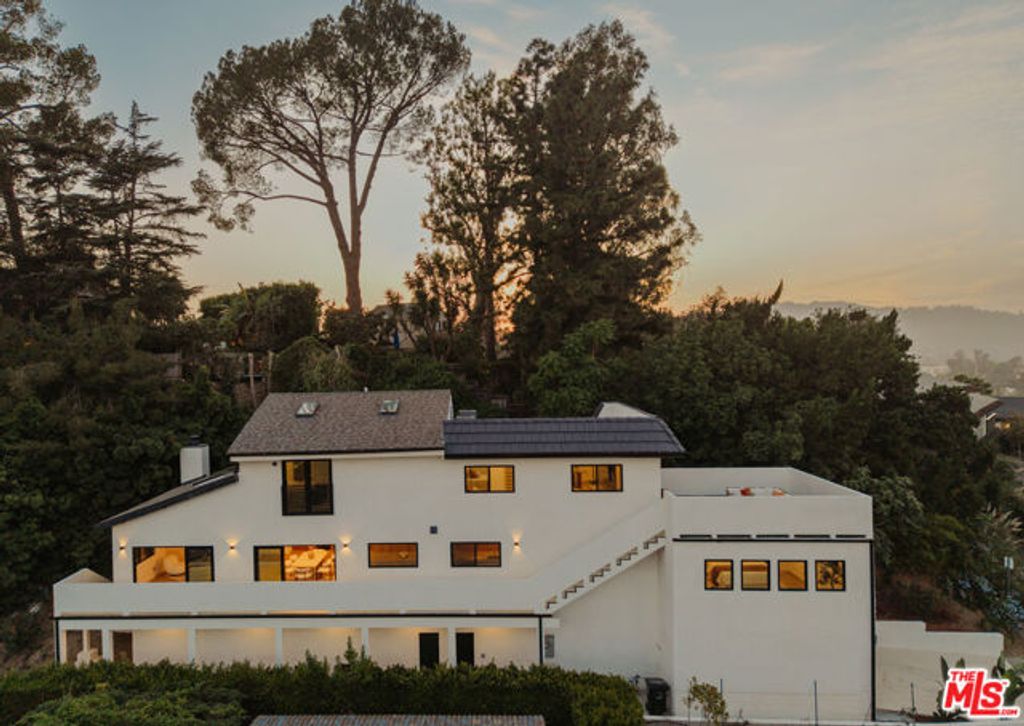 2474 Silver Ridge Avenue, Los Angeles, CA 90039