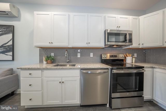 202 W SUSQUEHANNA AVE, Philadelphia, PA 19122