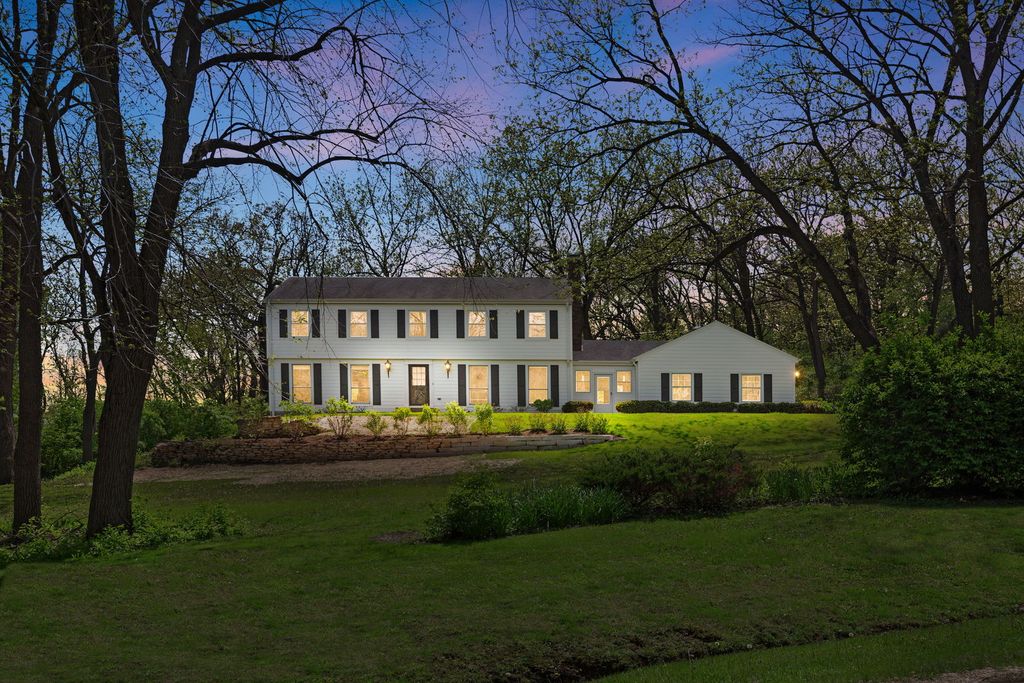Image 1 of property listing at 1126 Crane Drive, Sleepy Hollow, IL 60118