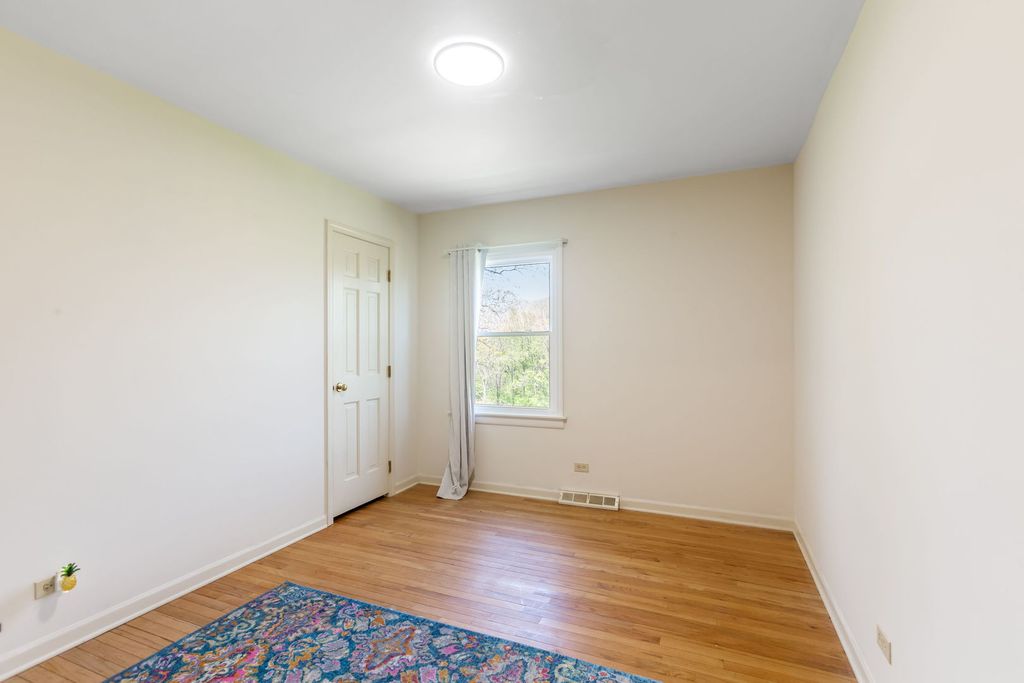 Image 19 of property listing at 1126 Crane Drive, Sleepy Hollow, IL 60118