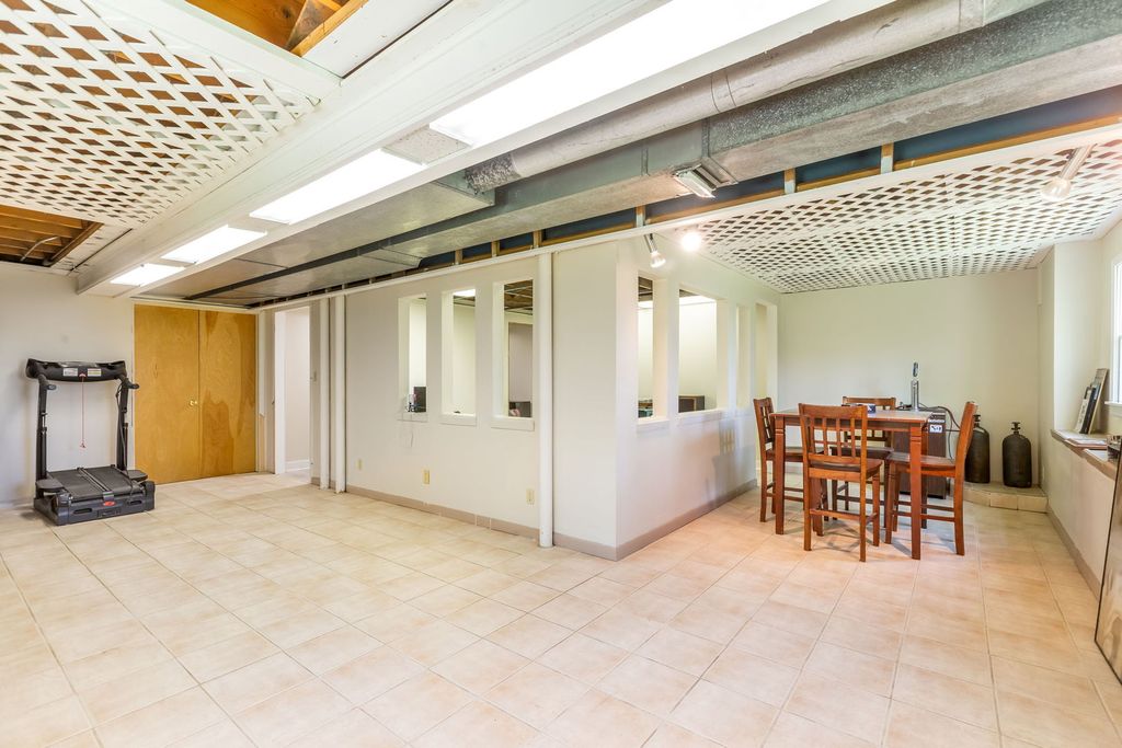 Image 21 of property listing at 1126 Crane Drive, Sleepy Hollow, IL 60118