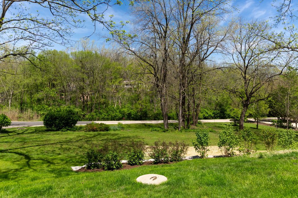 Image 25 of property listing at 1126 Crane Drive, Sleepy Hollow, IL 60118