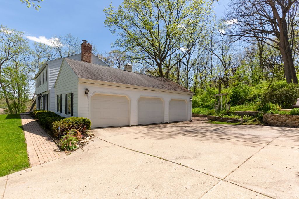 Image 26 of property listing at 1126 Crane Drive, Sleepy Hollow, IL 60118