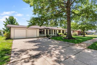 13034 Musket Court, Creve Coeur, MO 63146