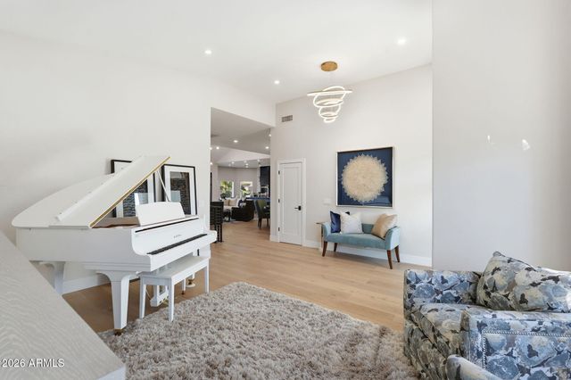 21480 N 56TH Avenue, Glendale, AZ 85308