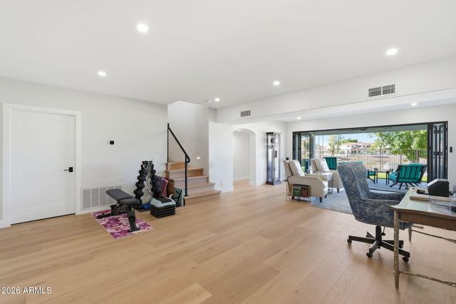 21480 N 56TH Avenue, Glendale, AZ 85308