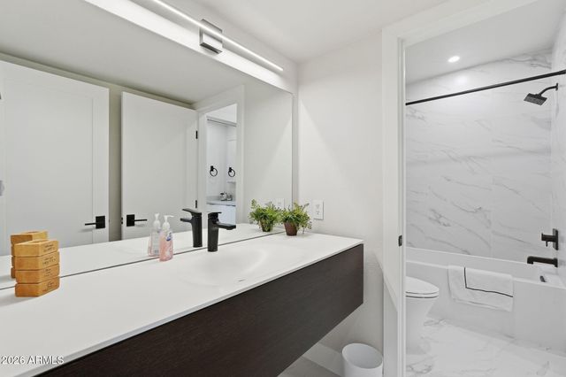 21480 N 56TH Avenue, Glendale, AZ 85308