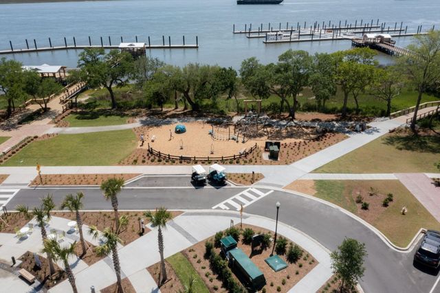 124 Fairbanks Oak Alley 4b, Daniel Island, SC 29492