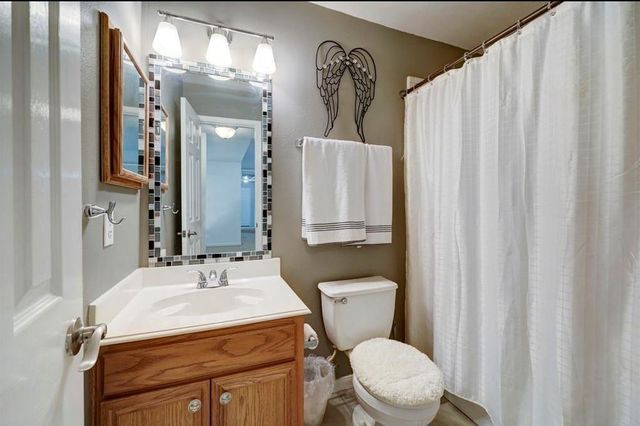 5949 Whispering Lakes Drive, Katy, TX 77493