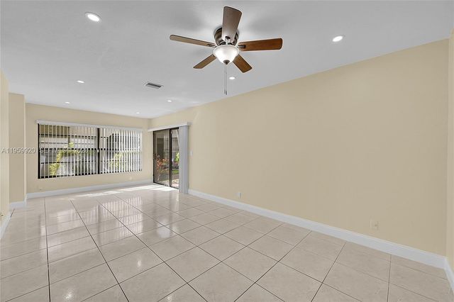 2532 Coral Springs Dr 2532, Coral Springs, FL 33065