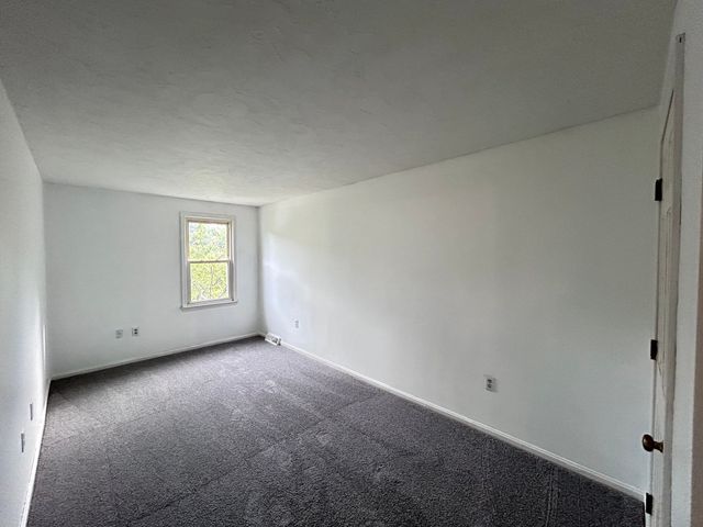 42 Edgewood Rd, Southborough, MA 01772