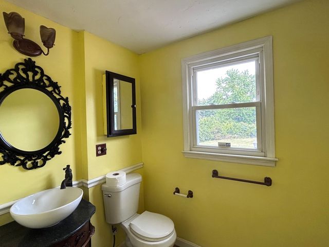 42 Edgewood Rd, Southborough, MA 01772