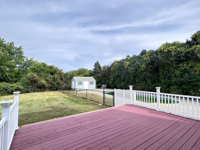 42 Edgewood Rd, Southborough, MA 01772