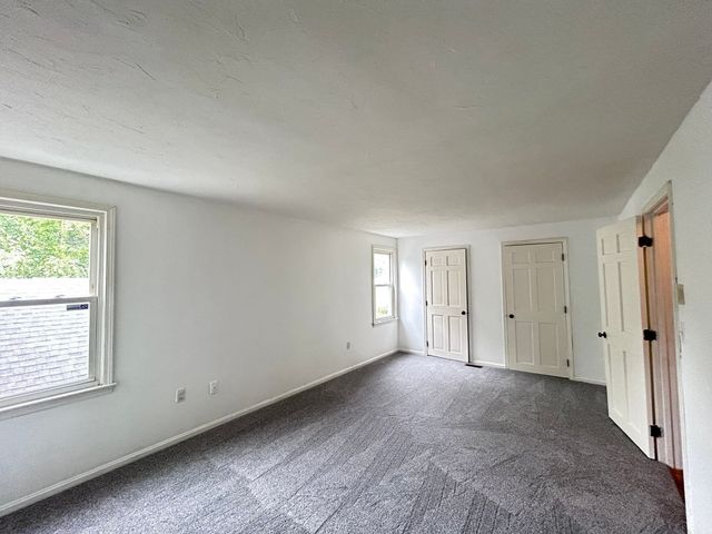 42 Edgewood Rd, Southborough, MA 01772