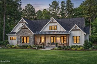 10 Cider Hill, Moreau, NY 12831